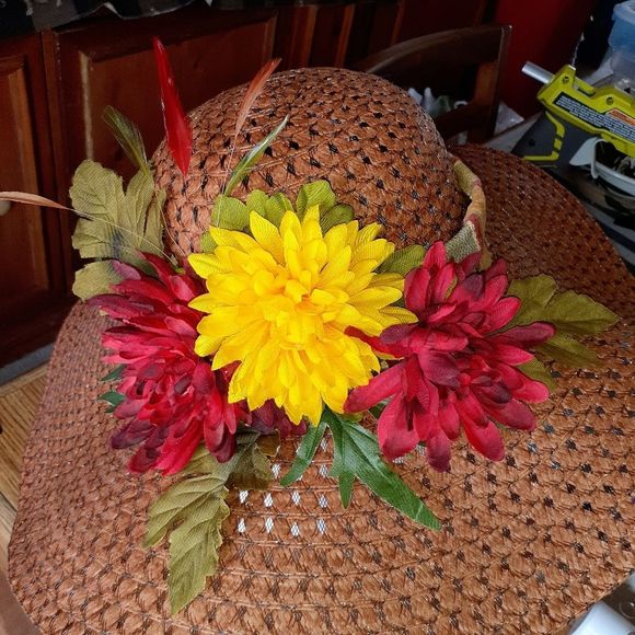 GROOVY GLAM Autumn Floral Church Wide Brim Straw Hat main image 7